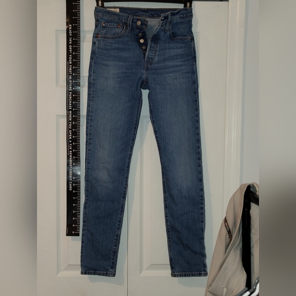 Classic Blue Women's Jeans Levi's 5 Button High Waist Raw Hem New With Tags Nwt - Picture 5 of 12